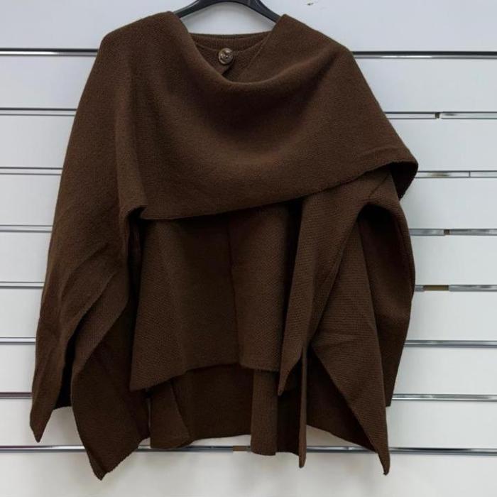 Elara | Gestrickter Poncho mit integriertem Schal