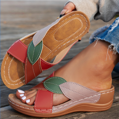 Clara™ – Slip-In-Sandalen mit Blattmuster für Damen