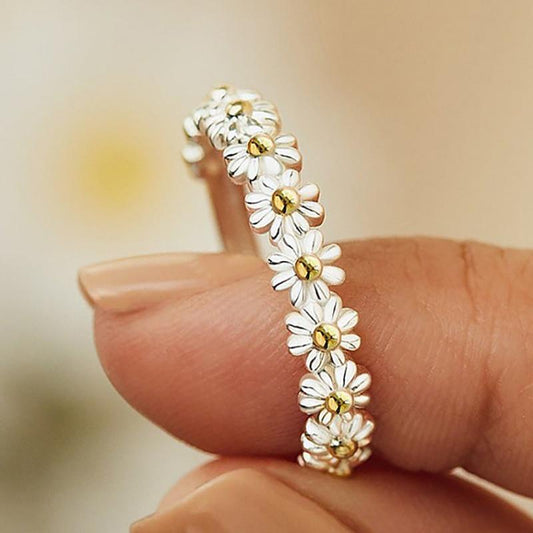 Adjustable Silver Ring with Marguerite