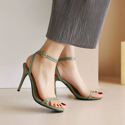 Mitternachtsblaue Stilettos mit Riemchen 