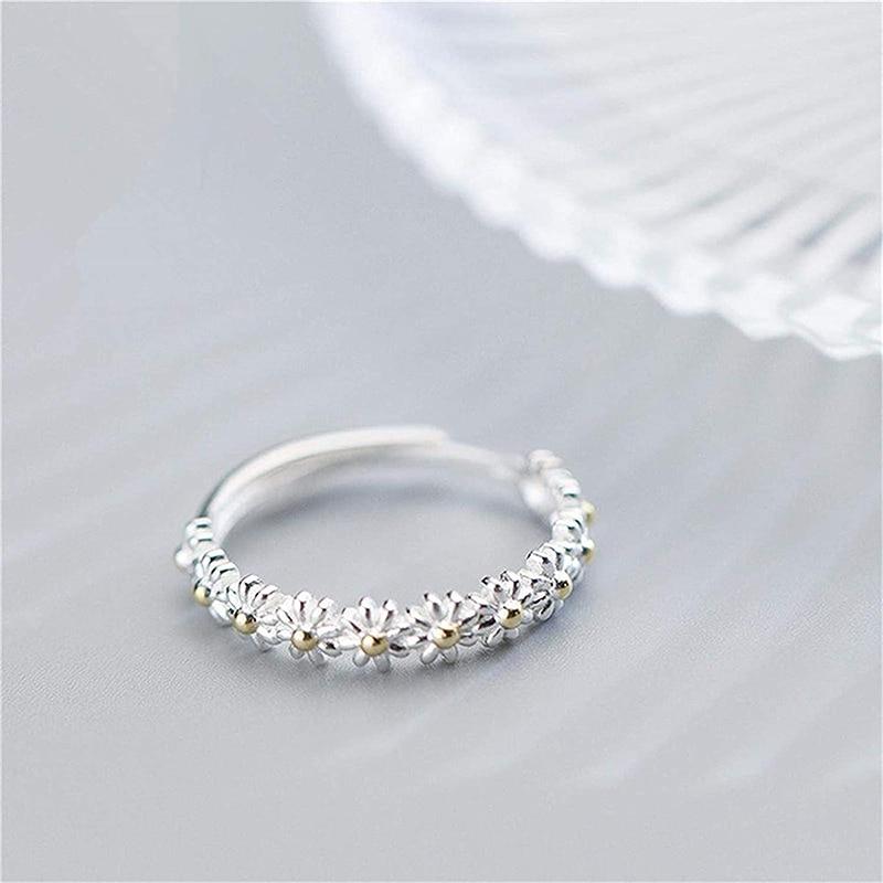 Adjustable Silver Ring with Marguerite
