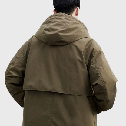Wind- und wasserdichte Jacke mit Kapuze