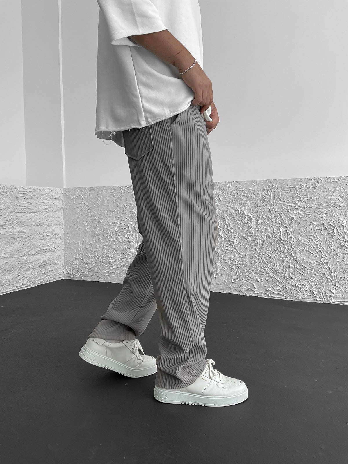 Gerippte Hose mit entspannter Passform