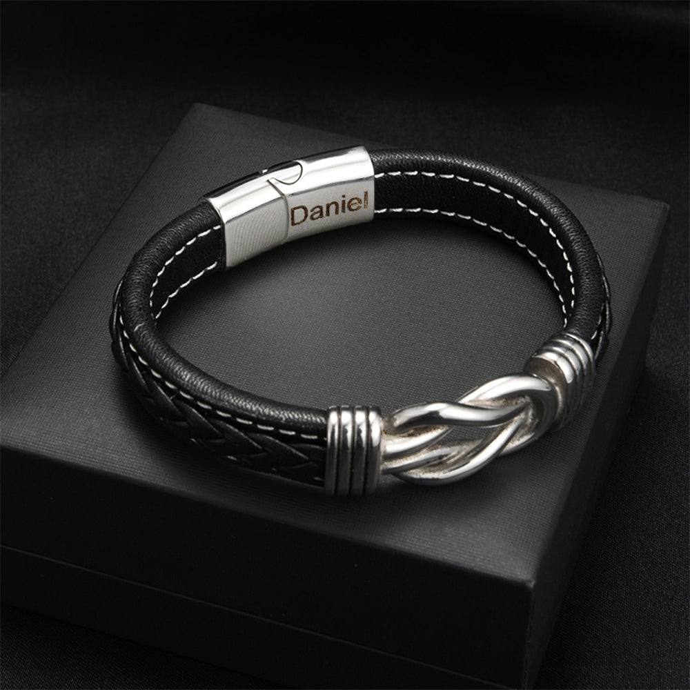 Unendlichkeitsknoten-Armband für Sohn – Geschenkset mit eingraviertem Namen