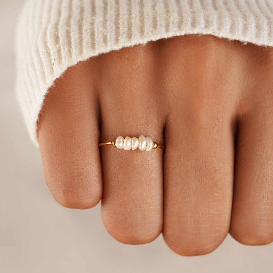 Classic Silver Ring with Freshwater Pearl
