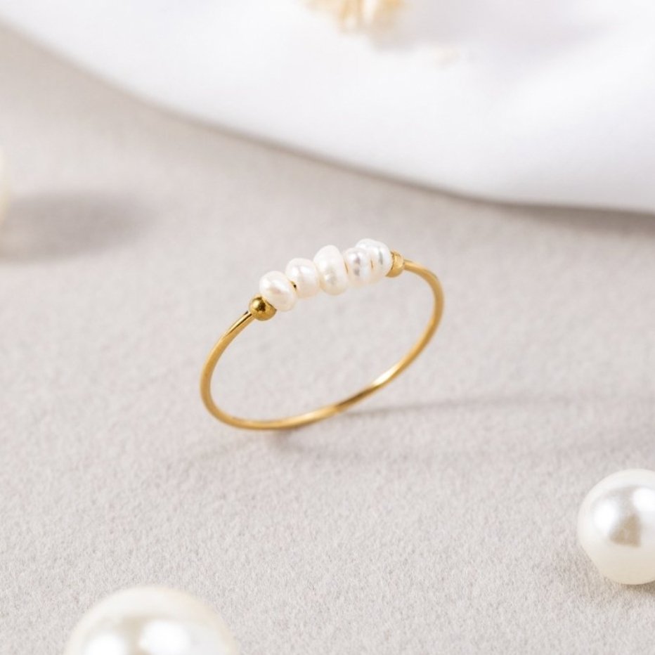 Classic Silver Ring with Freshwater Pearl