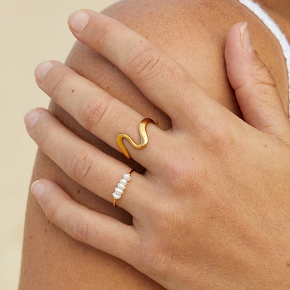 Classic Silver Ring with Freshwater Pearl