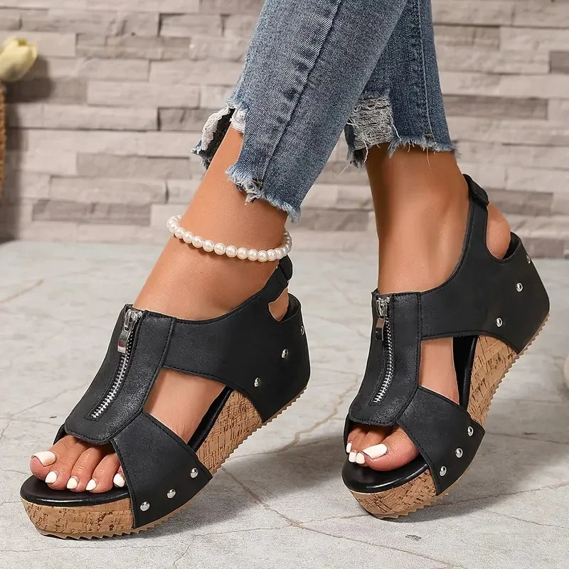 Stylische Retro Keilsandaletten mit Reißverschluss