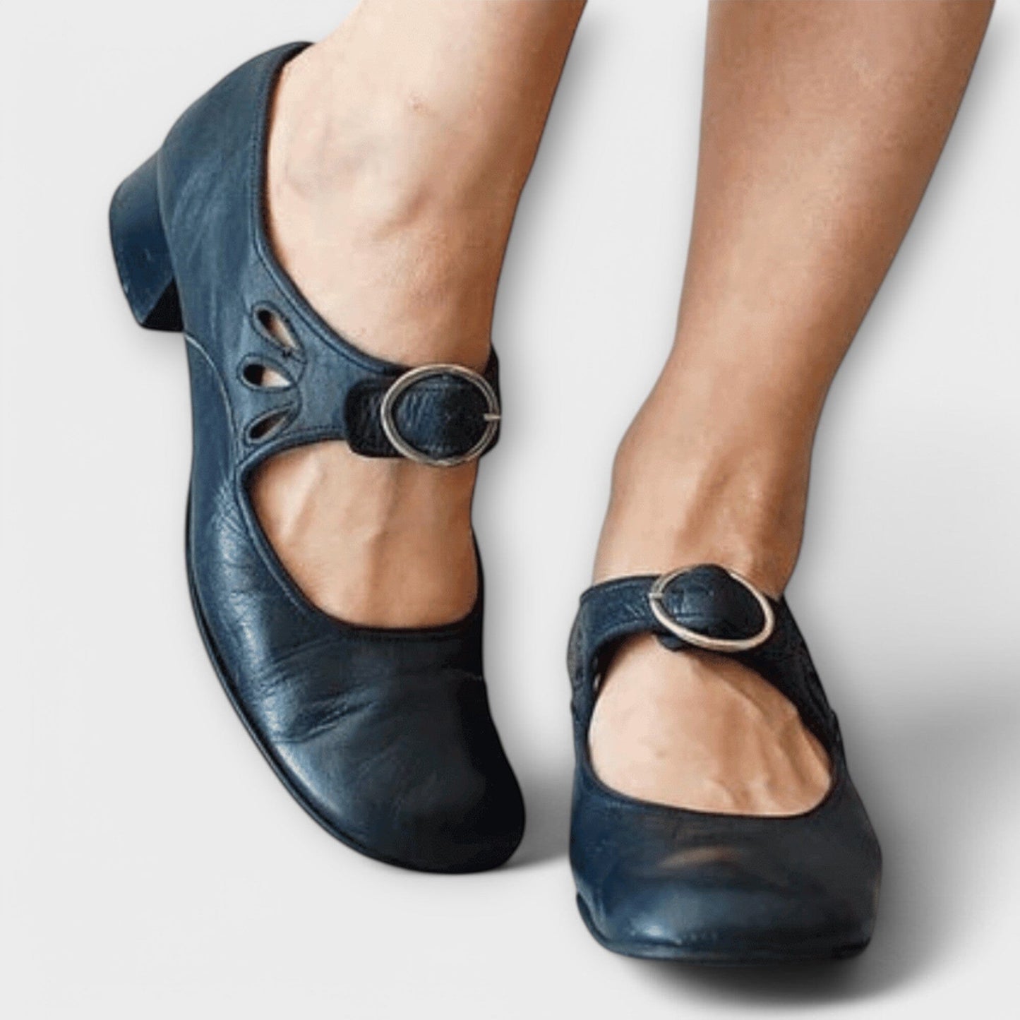 Isabela | Retro-Lederschuhe mit Schnalle