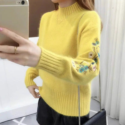 Veganer Grobstrickpullover aus Faux-Kaschmir mit Blumenstickerei