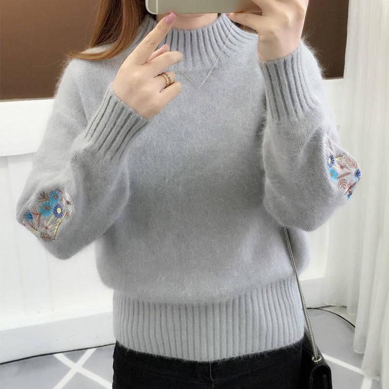 Veganer Grobstrickpullover aus Faux-Kaschmir mit Blumenstickerei