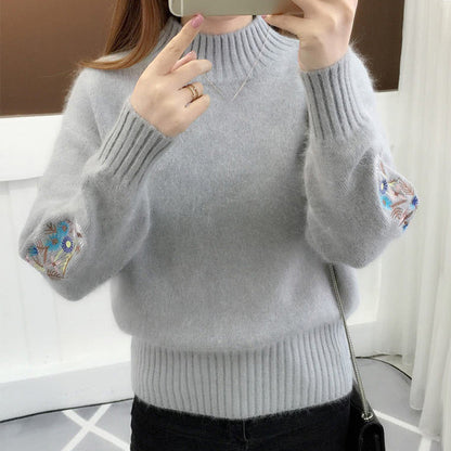 Veganer Grobstrickpullover aus Faux-Kaschmir mit Blumenstickerei