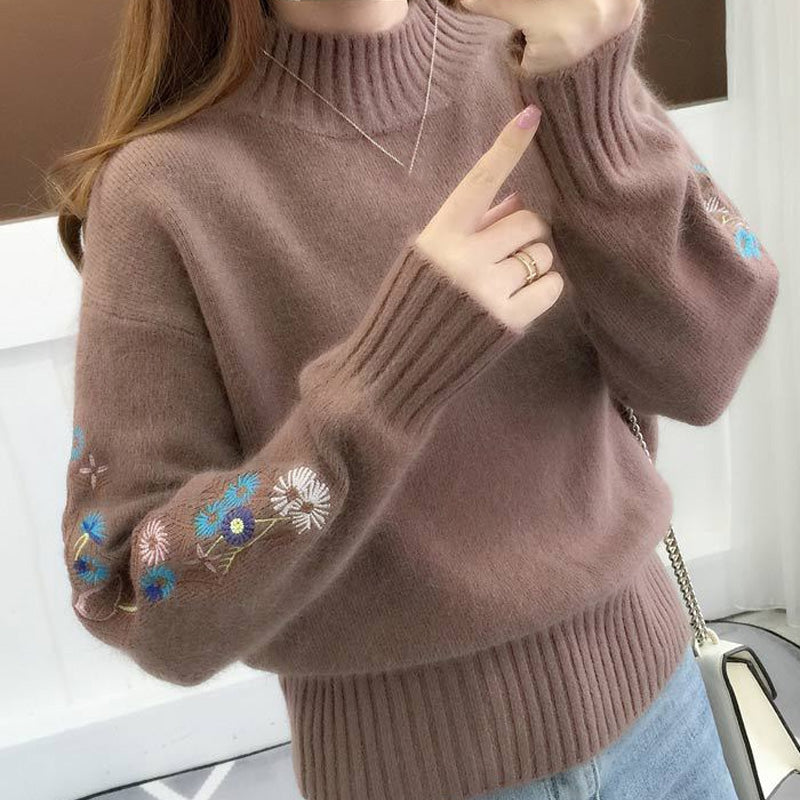 Veganer Grobstrickpullover aus Faux-Kaschmir mit Blumenstickerei