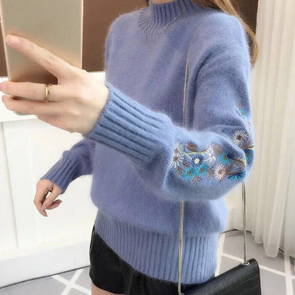 Veganer Grobstrickpullover aus Faux-Kaschmir mit Blumenstickerei