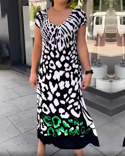 Lässiges, kurzärmliges, bedrucktes Kleid