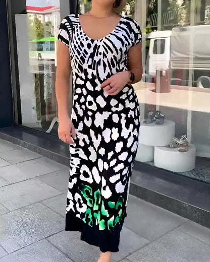 Lässiges, kurzärmliges, bedrucktes Kleid